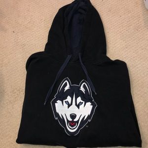 UCONN sweatshirt